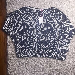 WOMENS YOLLY SWEATER ONE SIZE FITS MOST NWT